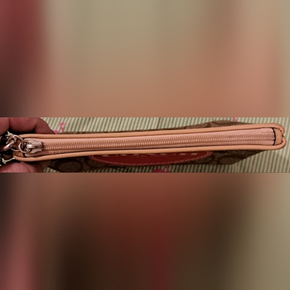 NWOT Y2K Coach Tan Horse & Carriage Casual Everyday Wristlet Clutch Purse Bag - Picture 6 of 11